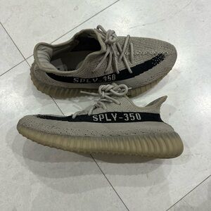 Yeezy 350 V2